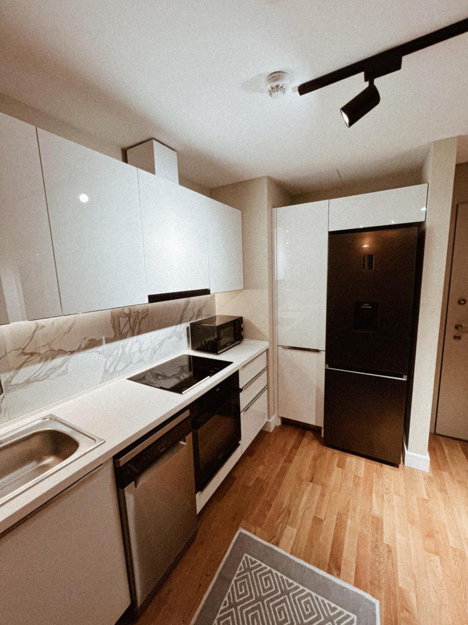 180° View Apartment In Diamond Building Скопье Экстерьер фото