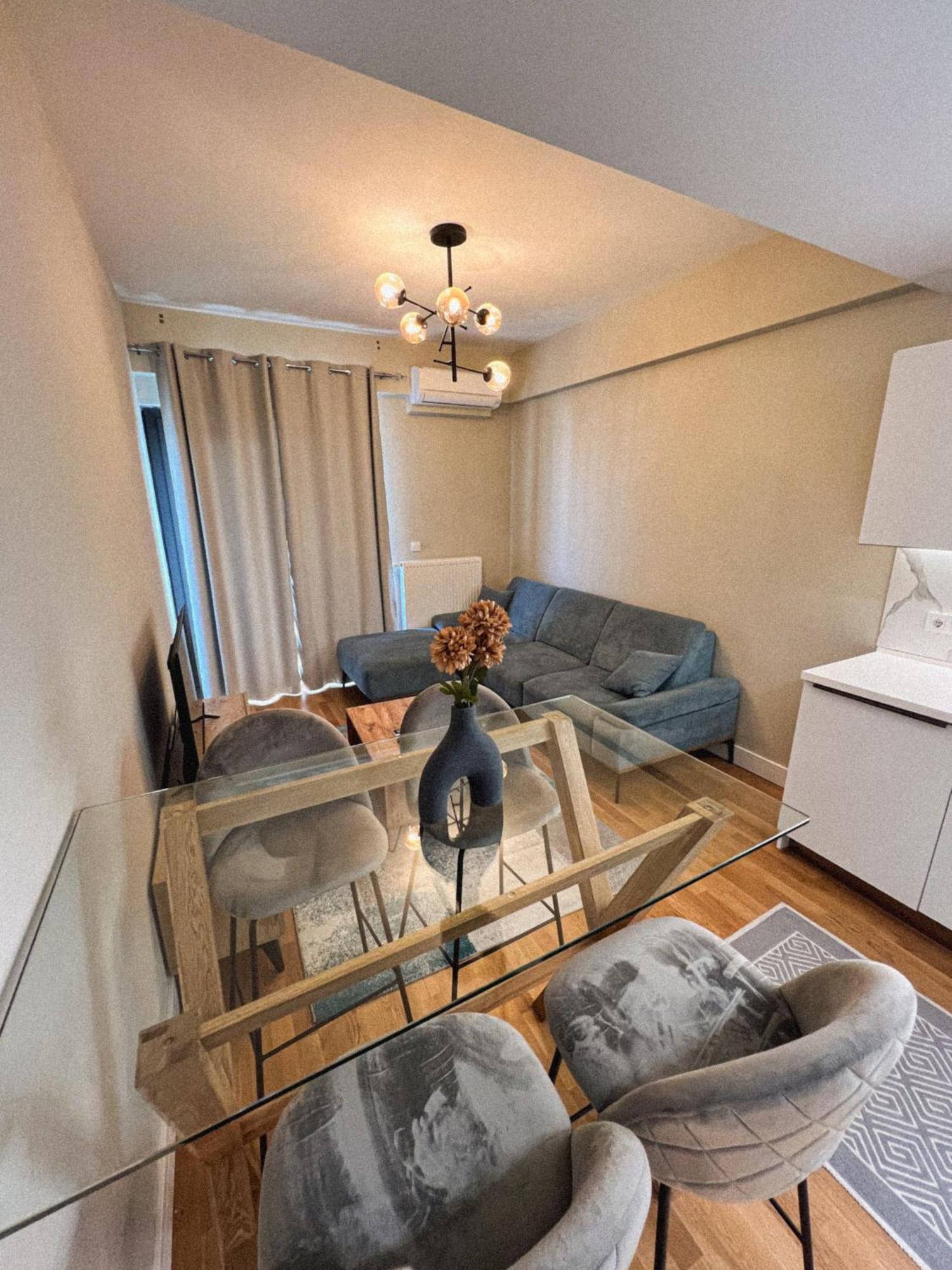 180° View Apartment In Diamond Building Скопье Экстерьер фото