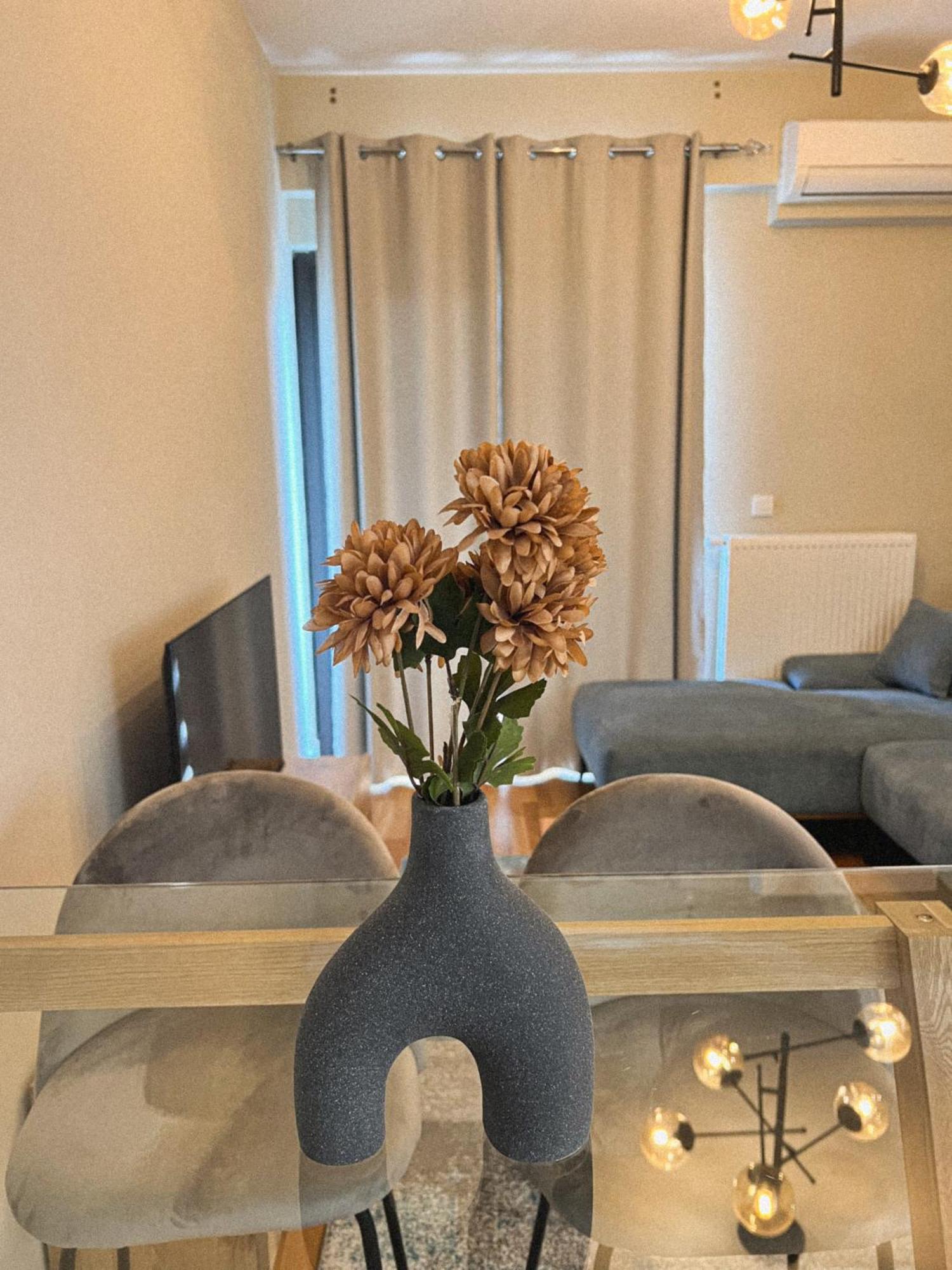 180° View Apartment In Diamond Building Скопье Экстерьер фото